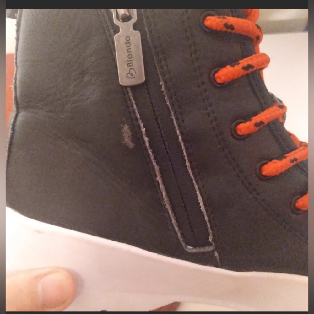 Women's Blondo Gypsy Waterproof Fashion sneakers. Size 6.5. - Picture 4 of 9